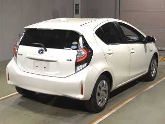 TOYOTA AQUA 2019 Image 2