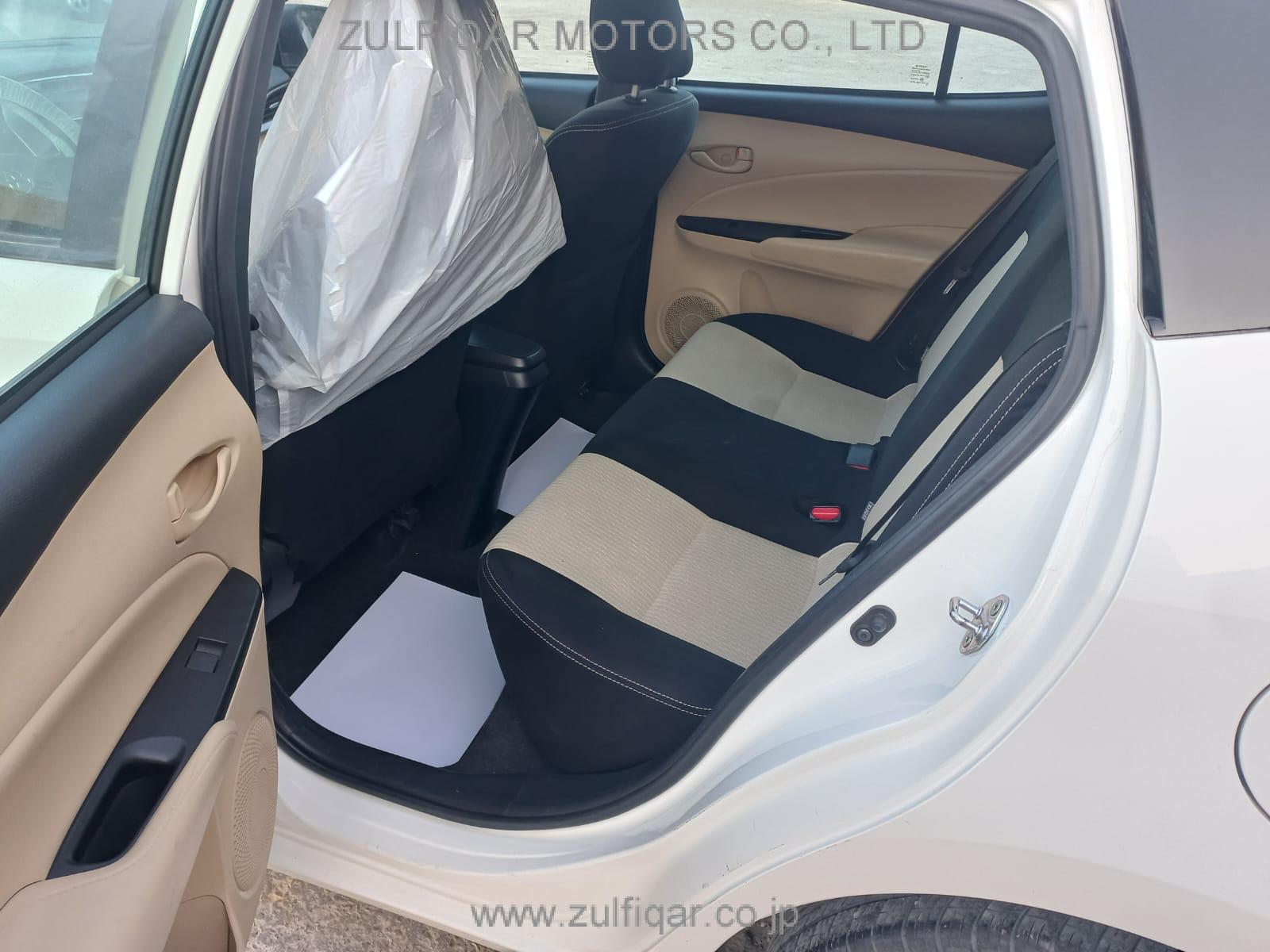 TOYOTA YARIS 2019 Image 11