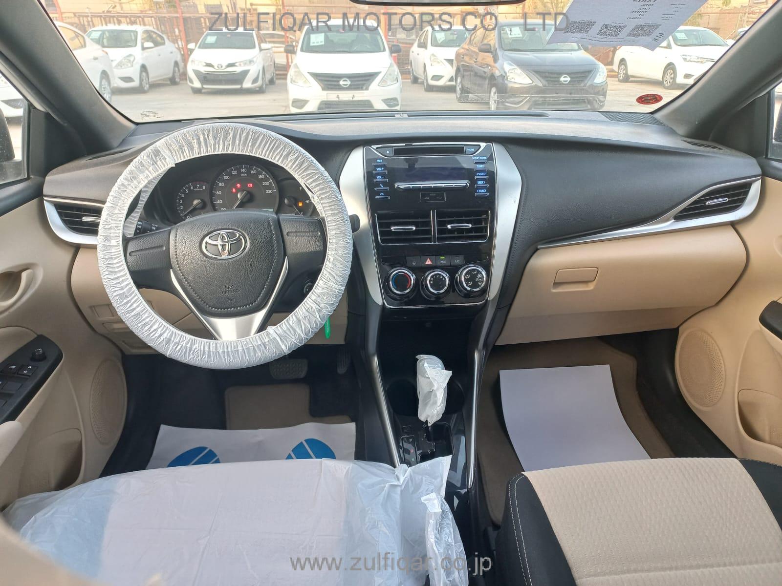 TOYOTA YARIS 2019 Image 8