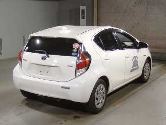 TOYOTA AQUA 2016 Image 2