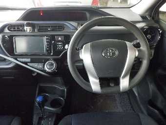 TOYOTA AQUA 2016 Image 6