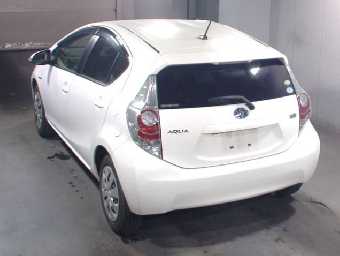 TOYOTA AQUA 2014 Image 2