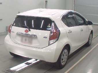TOYOTA AQUA 2016 Image 2