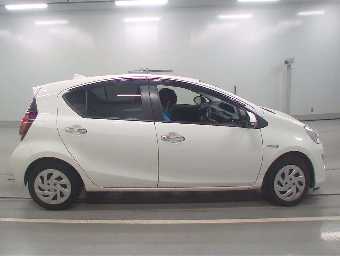 TOYOTA AQUA 2016 Image 3
