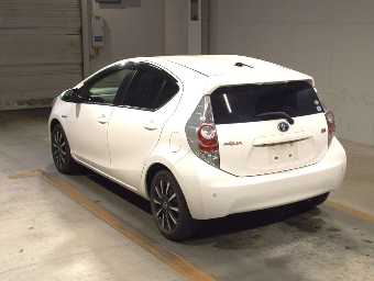 TOYOTA AQUA 2014 Image 4