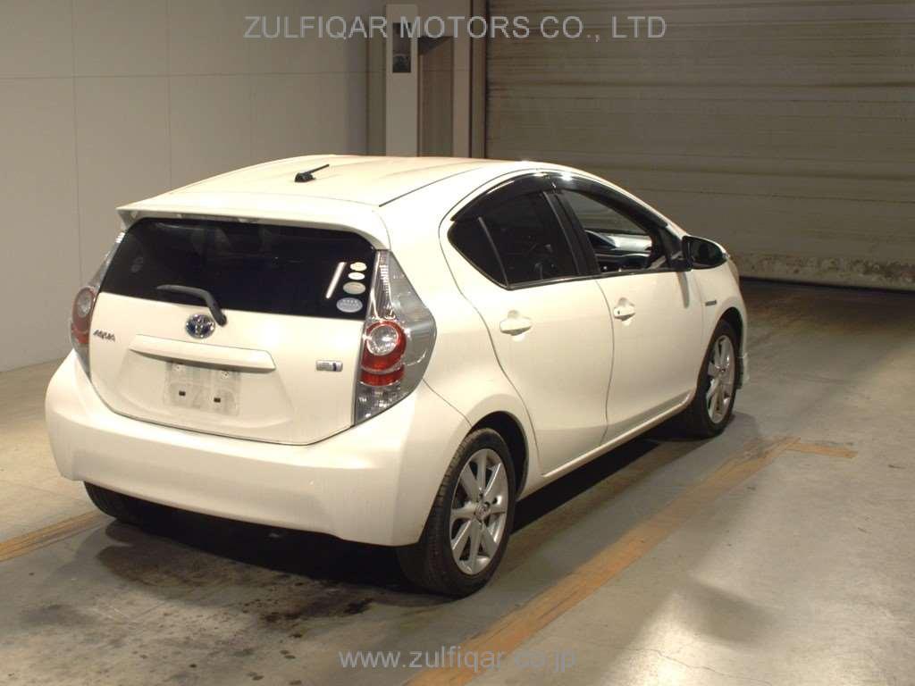 TOYOTA AQUA 2012 Image 2
