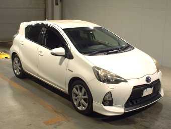 TOYOTA AQUA 2012 Image 3