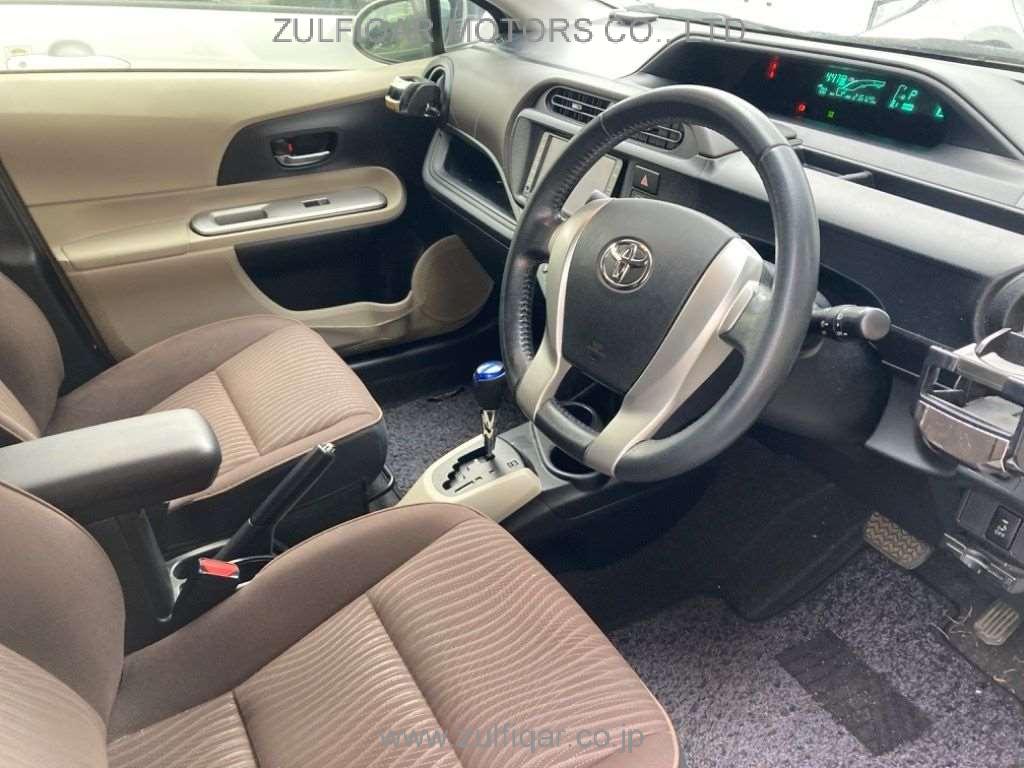 TOYOTA AQUA 2012 Image 5