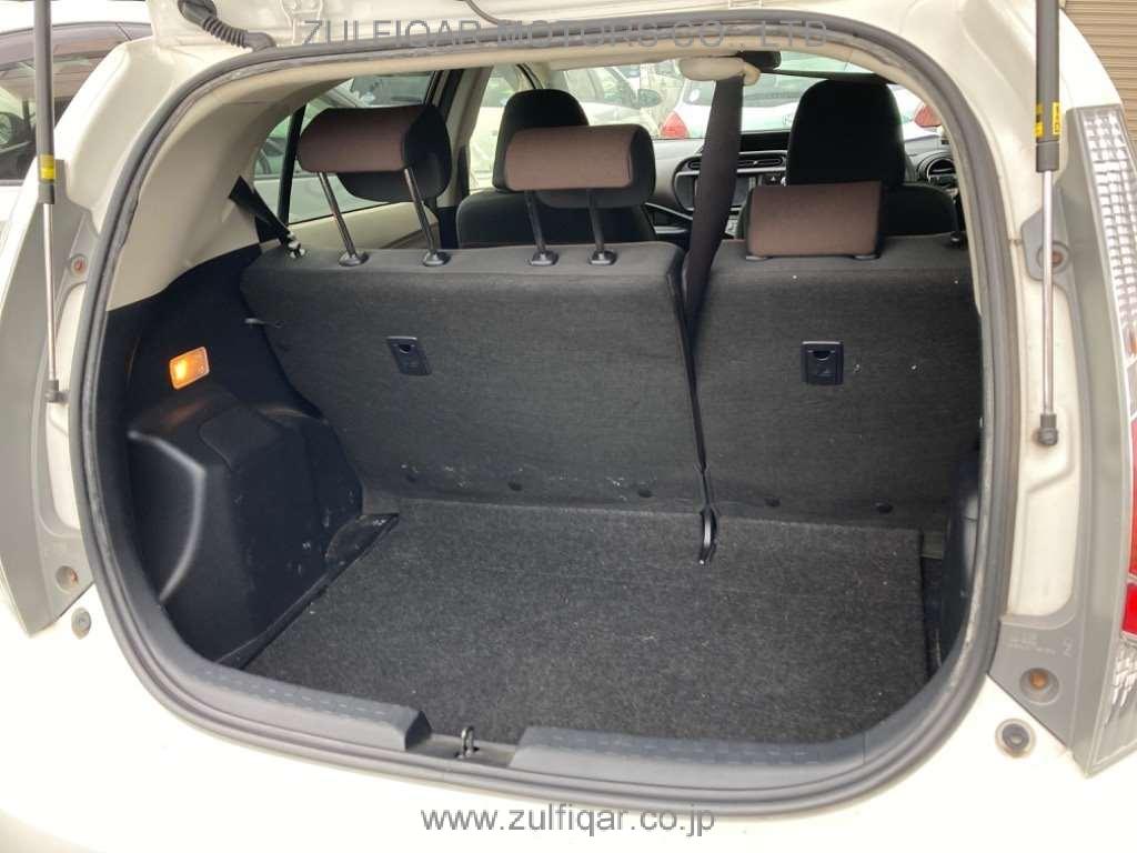 TOYOTA AQUA 2012 Image 7