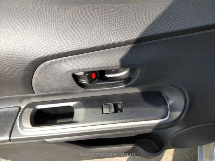 TOYOTA AQUA 2018 Image 11