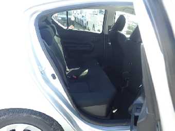 TOYOTA AQUA 2018 Image 20