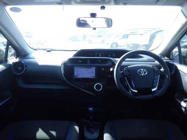 TOYOTA AQUA 2018 Image 27