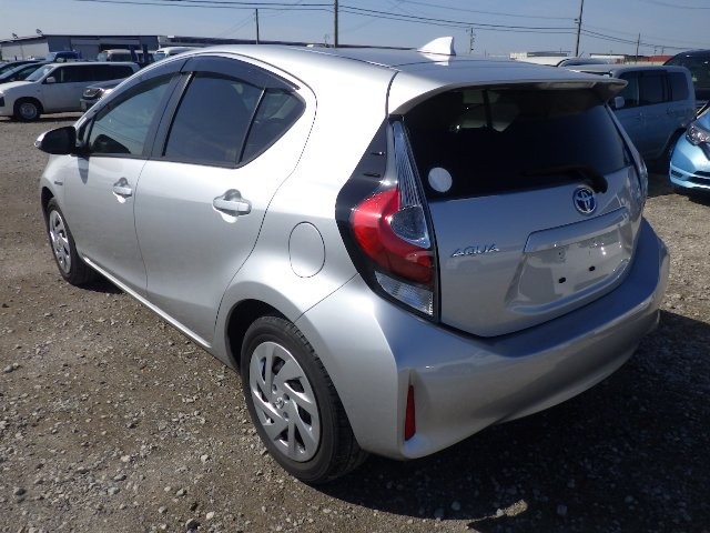 TOYOTA AQUA 2018 Image 34