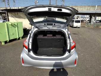 TOYOTA AQUA 2018 Image 7