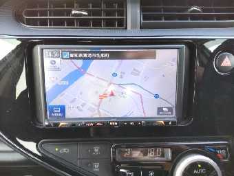 TOYOTA AQUA 2018 Image 9