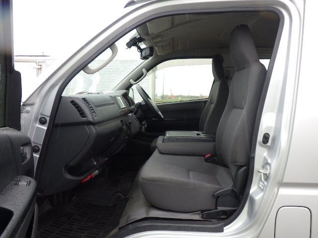 TOYOTA HIACE 2018 Image 21