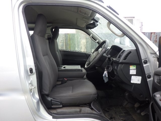 TOYOTA HIACE 2018 Image 23