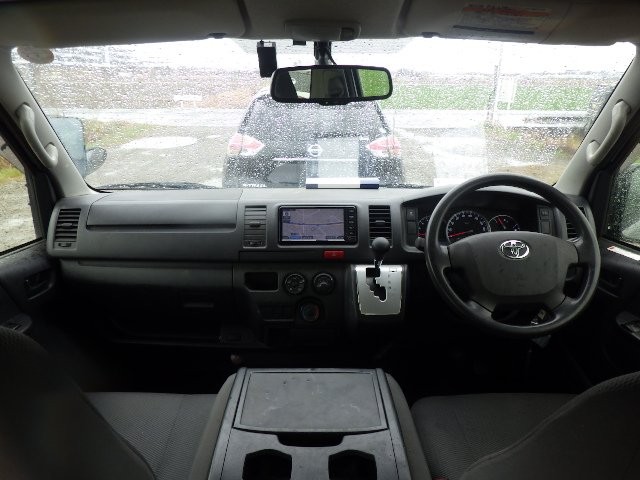 TOYOTA HIACE 2018 Image 25