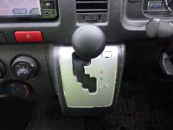 TOYOTA HIACE 2018 Image 16