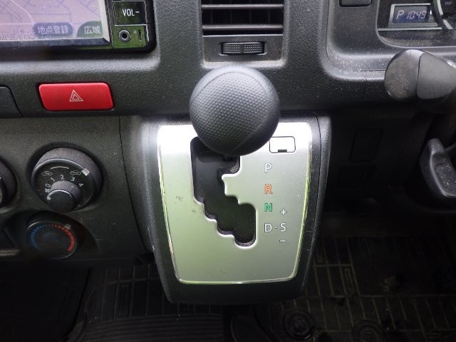 TOYOTA HIACE 2018 Image 26