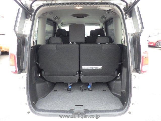 NISSAN SERENA 2018 Image 11