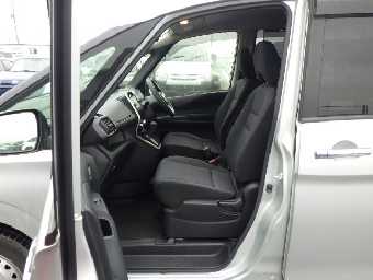 NISSAN SERENA 2018 Image 11