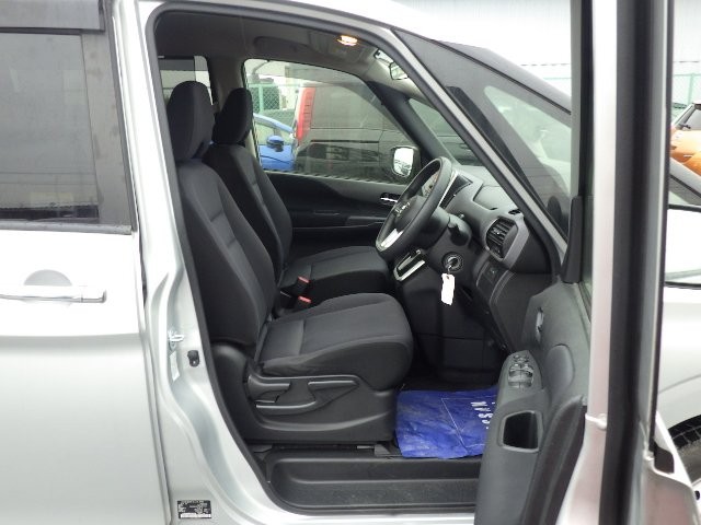 NISSAN SERENA 2018 Image 19