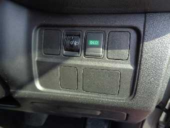 NISSAN SERENA 2018 Image 7