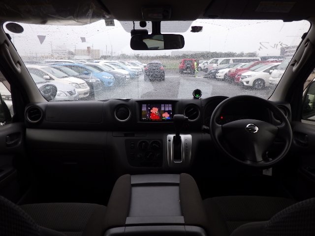 NISSAN NV350 CARAVAN WAGON 2016 Image 19