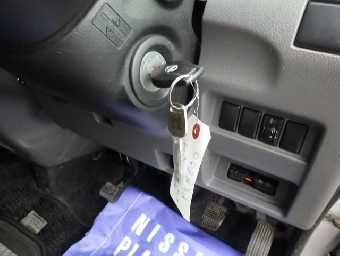 NISSAN NV350 CARAVAN WAGON 2016 Image 17