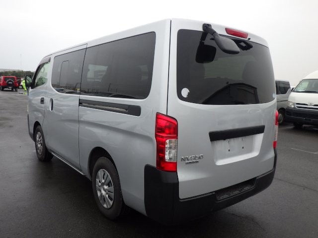 NISSAN NV350 CARAVAN WAGON 2016 Image 31