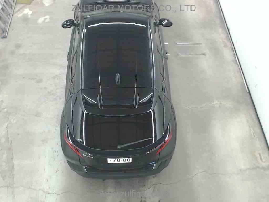 TOYOTA C-HR 2020 Image 4