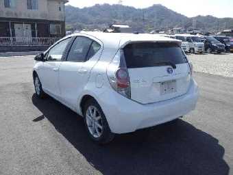 TOYOTA AQUA 2012 Image 2