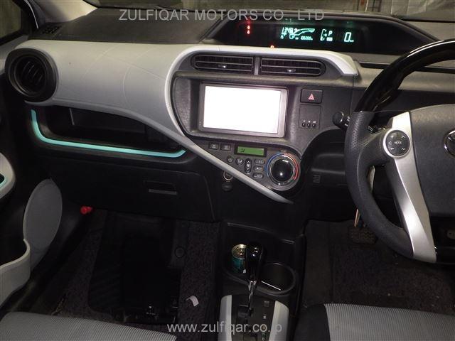 TOYOTA AQUA 2012 Image 4