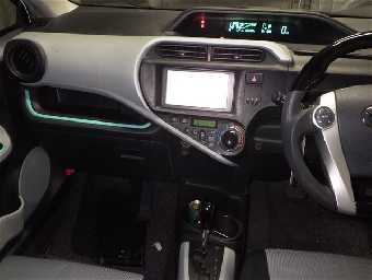 TOYOTA AQUA 2012 Image 4