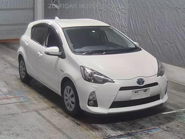 TOYOTA AQUA 2012 Image 7