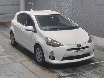 TOYOTA AQUA 2012 Image 6