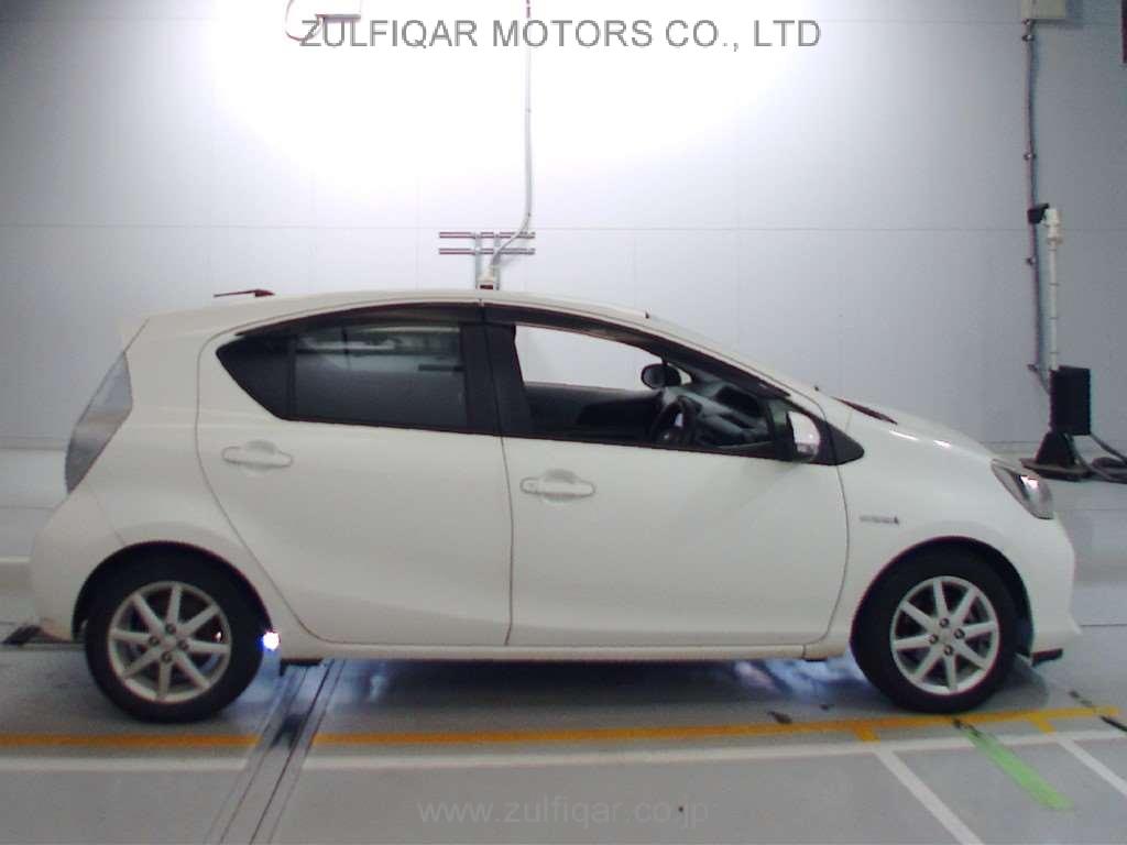 TOYOTA AQUA 2012 Image 3