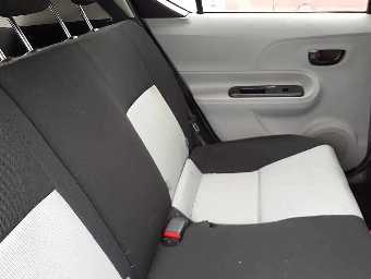 TOYOTA AQUA 2012 Image 9