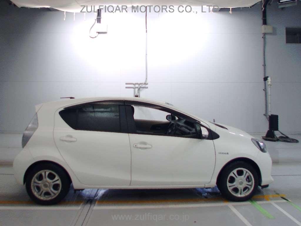 TOYOTA AQUA 2012 Image 3