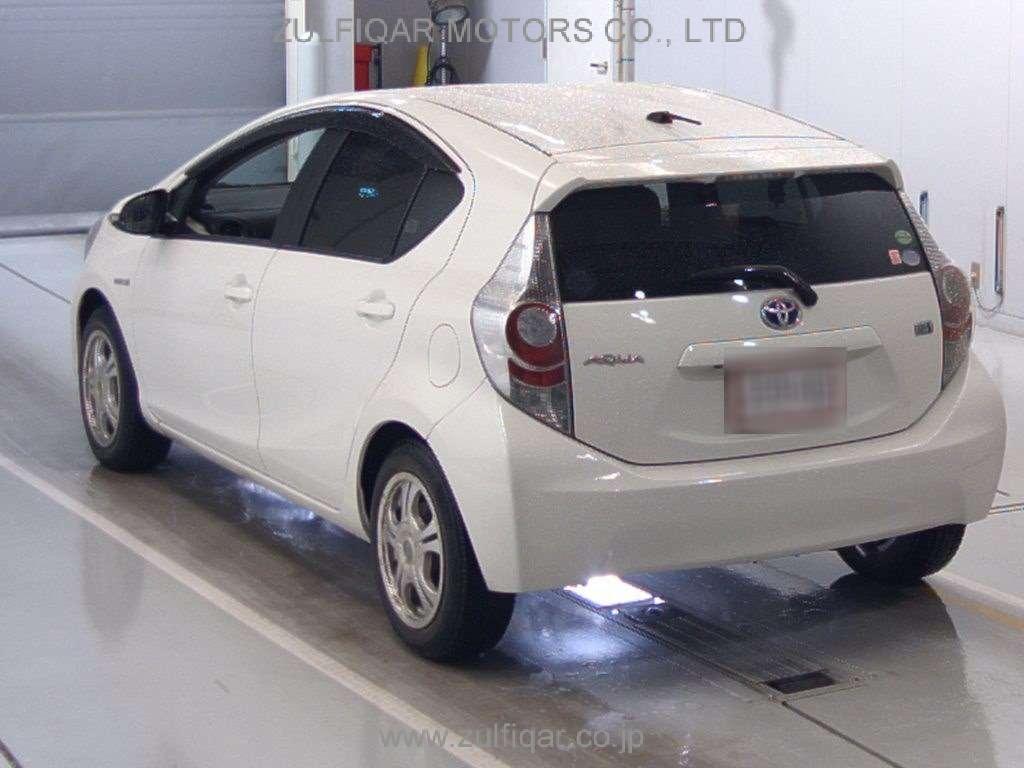 TOYOTA AQUA 2012 Image 6