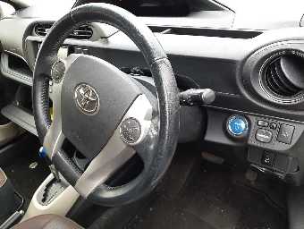 TOYOTA AQUA 2012 Image 7