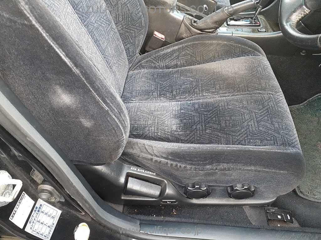 TOYOTA CHASER 2000 Image 8