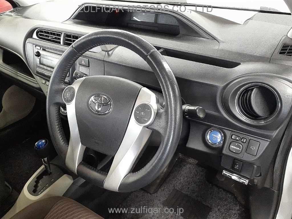 TOYOTA AQUA 2012 Image 7