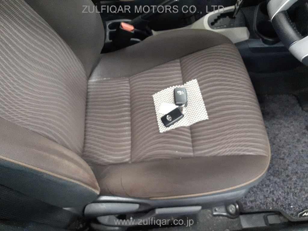 TOYOTA AQUA 2012 Image 8