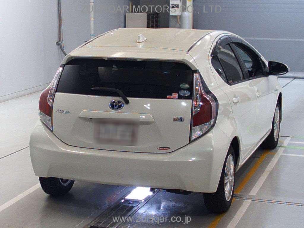 TOYOTA AQUA 2016 Image 2