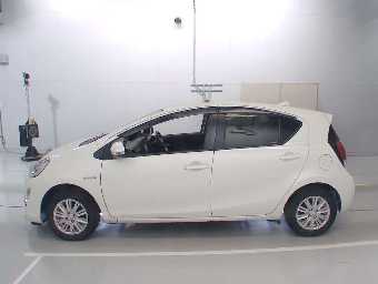 TOYOTA AQUA 2016 Image 4