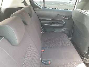 TOYOTA AQUA 2016 Image 8