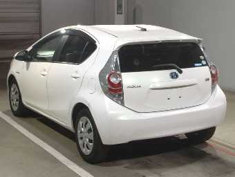 TOYOTA AQUA 2012 Image 4