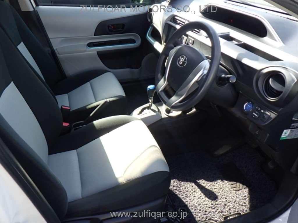 TOYOTA AQUA 2012 Image 5